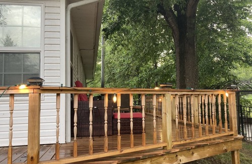 Lake Hamilton Apartment | Come and enjoy this 2 bedroom apartment on lake Hamilton ! Sit outside on deck