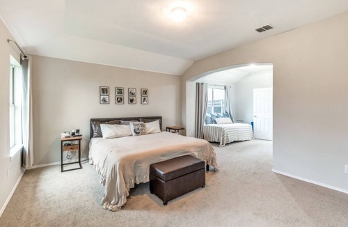 Roanoke House | Come experience Roanoke, TX in your fully furnished 3 bed/2bath home!