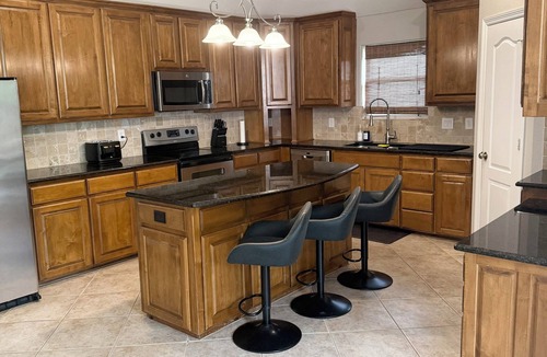 Fort Worth House | Come on over to the Wild L Casita, kick your boots off, relax and stay awhile!