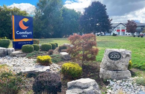 Cambridge Hotel | Comfort Inn Cambridge - Highway 401
