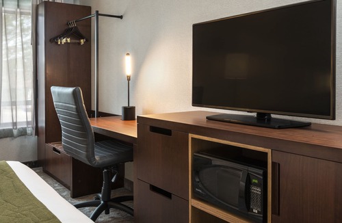 Cambridge Hotel | Comfort Inn Cambridge - Highway 401