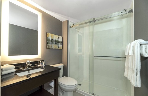 Cambridge Hotel | Comfort Inn Cambridge - Highway 401