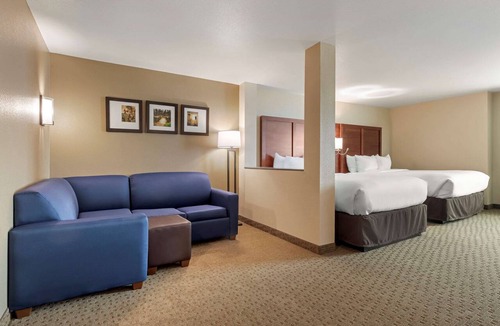 Euless Hotel | Comfort Inn & Suites Euless DFW West