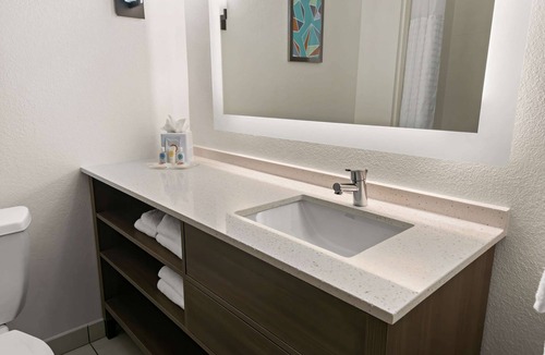 Granbury Hotel | Comfort Suites Granbury