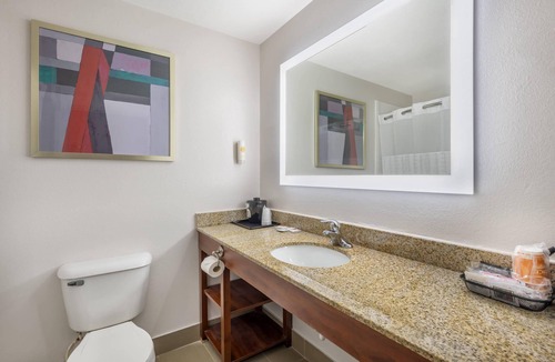 North Central Omaha Hotel | Comfort Suites Omaha Northwest