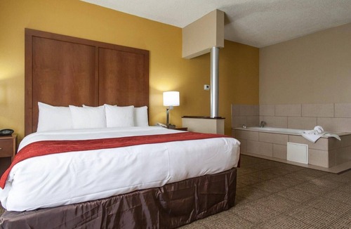 Tulsa Hotel | Comfort Suites Tulsa Central