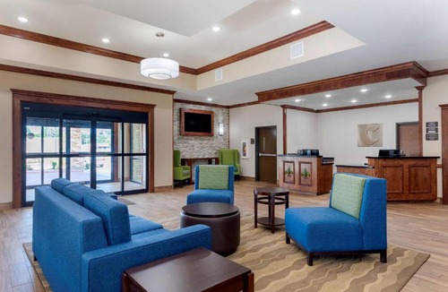 Claiborne Hotel | Comfort Suites West Monroe near Ike Hamilton Expo Center