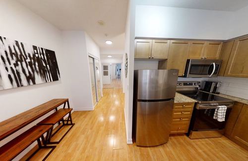 Downtown Toronto Apartment | Comfortable 1-BR Condo in DT Toronto