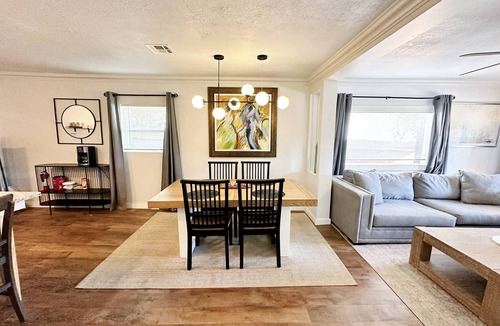Central Oklahoma City Apartment | Comfortable 2BR 4 mins from OCU — guests book it again #19A