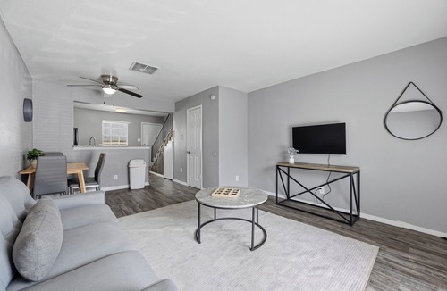 South Arlington Apartment | Comfortable 2BR townhome perfect for longer stays