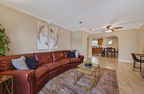 Houston House | Comfortable 3BR Home with Backyard for BBQs