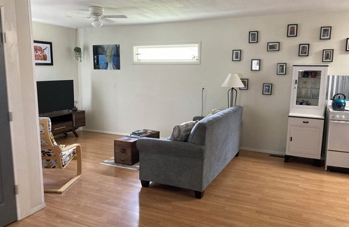 Greeneville Apartment | Comfortable and Modern Cottage, 10 Minutes from Tusculum University.
