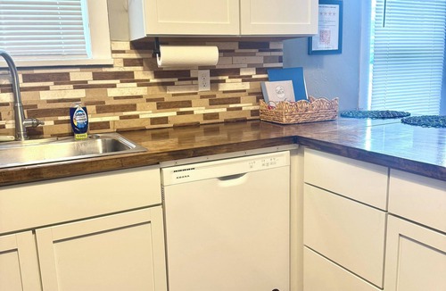Stillwater House | Comfortable and Spacious Home close to OSU Campus