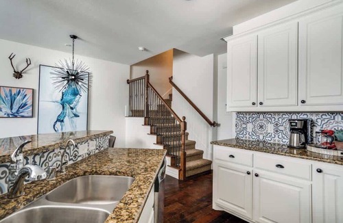 Legacy Park House | Comfortable Chic | Long Term | Legacy
