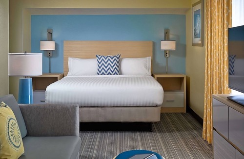 Omaha Hotel | Comfortable Countryside Stay! Onsite Pool, Free Breakfast, Pets Allowed