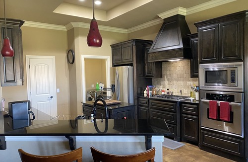 Wheatland House | Comfortable Homestay Near Will Rogers Airport