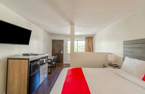 FM 1960 Hotel | Comfortable Houston Stay with Easy City Access