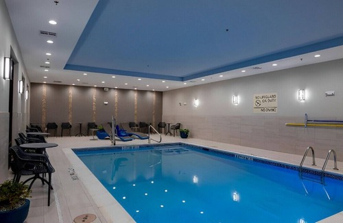 Duncanville House | Comfortable & Relaxing Rm for Couples! Pool,Gym