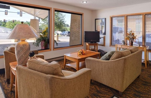 Atlantic Hotel | Comfortable Room w/Kitchette, BBQ Grill, and Complimentary Breakfast
