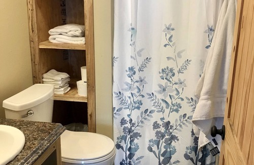 Theriot Apartment | Comfortable Studio apartment with huge screened in porch