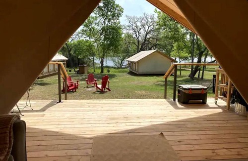 Bastrop RV Rental | Comfortable Texas Glamping Rental on Lake Bastrop