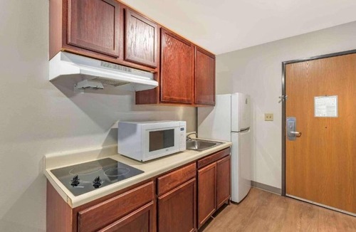 Little Rock Apartment | Comfy 2 Queen Beds,Nsmk Kitchen|Studio 6 Little Rock