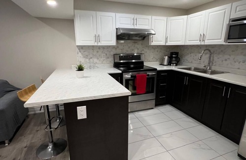 Mississauga Apartment | Comfy Basement Apartment with Private entrance and free car