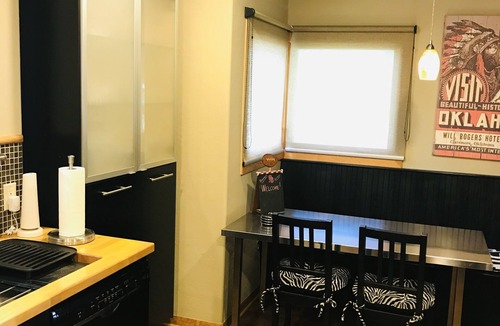 Norman House | Comfy Campus Split-level Home