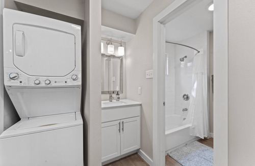 Allandale Apartment | Comfy Studio Close to Downtown and Domain