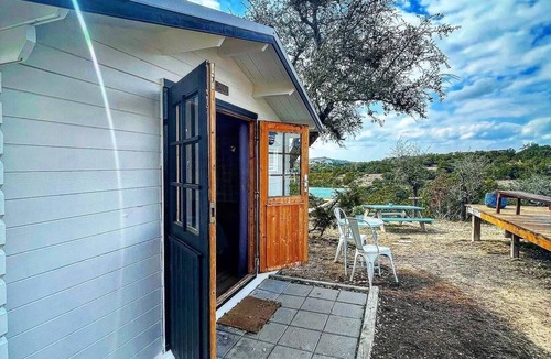 Dripping Springs Cabin | Compassion Cabin @ 13 Acres - Yoga/Hike/Meditate