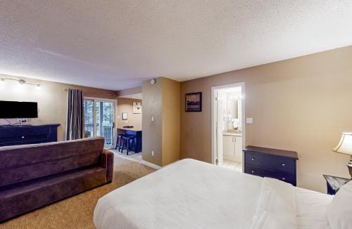 Craigleith Hotel | Condo 503 at North Creek Resort