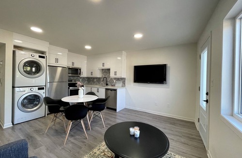 Broadview North Apartment | Contemporary 3BR Loft W/Large Terrace Downtown