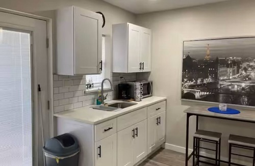 McKinney Apartment | Contemporary Full Studio w/kitchen in McKinney!