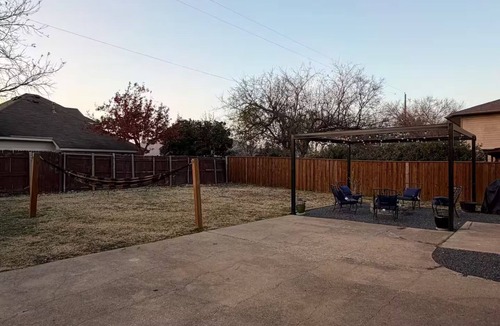 McKinney Apartment | Contemporary Full Studio w/kitchen in McKinney!