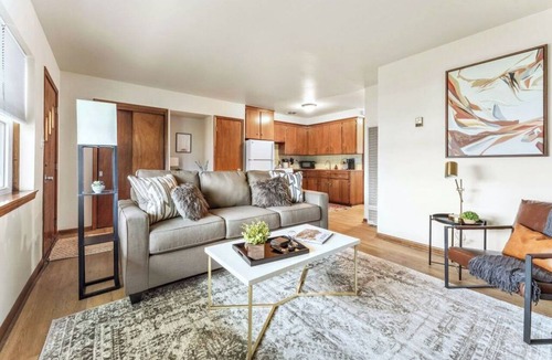 Riverview Apartment | Convenient Location-Private entrance 1 bedroom apartment in Riverview!