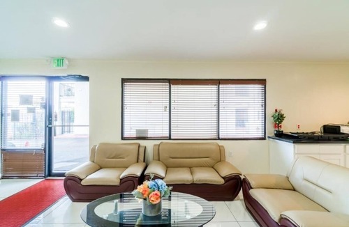 FM 1960 Hotel | Convenient Room for Park Adventures