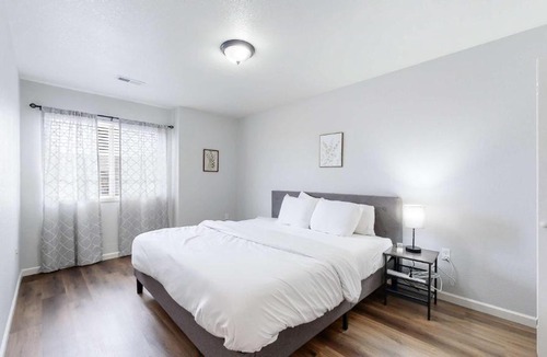 Brighton Apartment | Convenient two bedroom near DIA