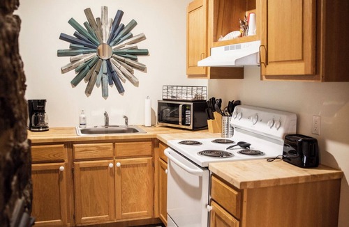 Cherokee Village House | Cooper's Pointe Guest House, a private moment away from the Main House
