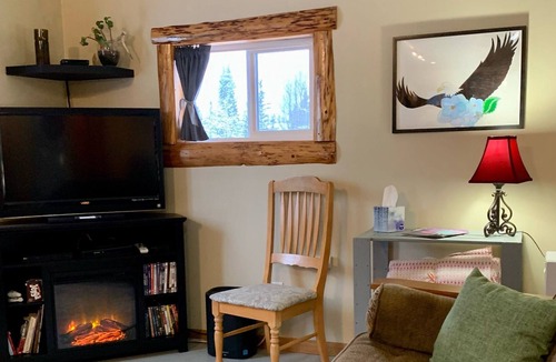 Cantwell Apartment | *Copper Cabin *Studio apartment* *Alaskan comfort near Denali Park* Washer/Dryer