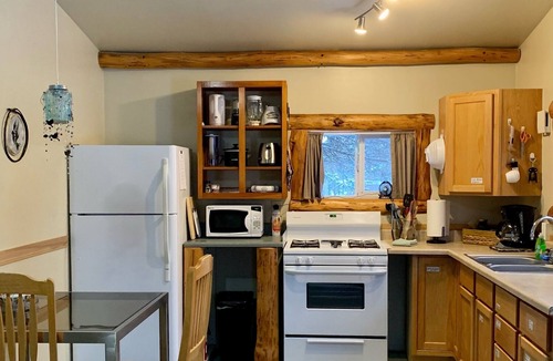 Cantwell Apartment | *Copper Cabin *Studio apartment* *Alaskan comfort near Denali Park* Washer/Dryer