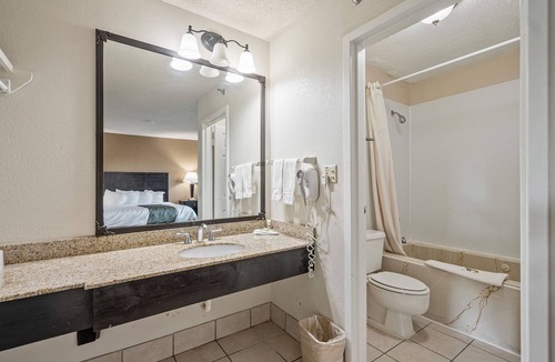 Wichita Hotel | Coratel Plus Suites Wichita West Airport