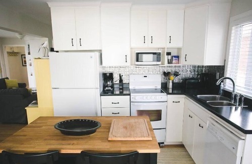 Wellington House | Corner Haven Main and Suite - Wellington PEC
