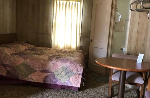 Lindsborg Hotel | Coronado West Motel
