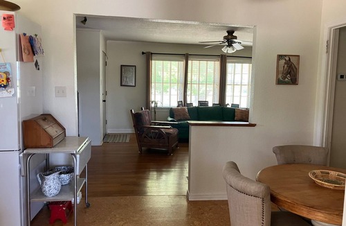 Jacksboro House | Country House-5 mins to Jacksboro.