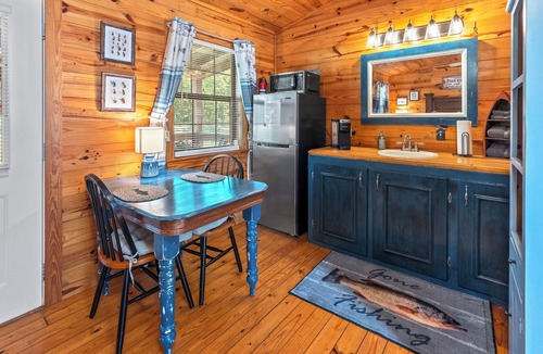 Harriet Cabin | Couple's Luxury Ozark Buffalo River Retreat! Hike, Fish, Float!