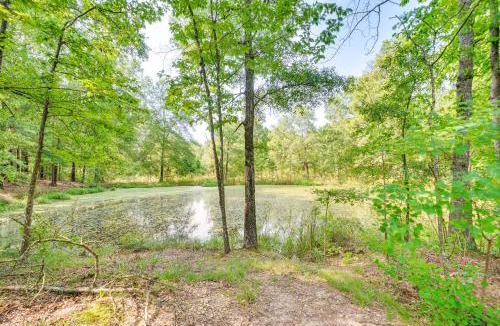 Broken Bow Apartment | Couple’s Cabin in Broken Bow ~ 5 Mi to Downtown!