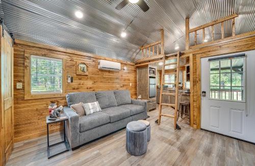 Broken Bow Apartment | Couple’s Cabin in Broken Bow ~ 5 Mi to Downtown!