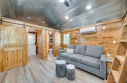 Broken Bow Apartment | Couple’s Cabin in Broken Bow ~ 5 Mi to Downtown!