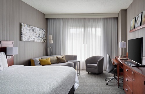 Downtown Hotel | Courtyard by Marriott Downtown Grand Rapids