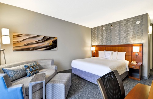 Dallas Design District Hotel | Courtyard by Marriott Dallas Medical/Market Center